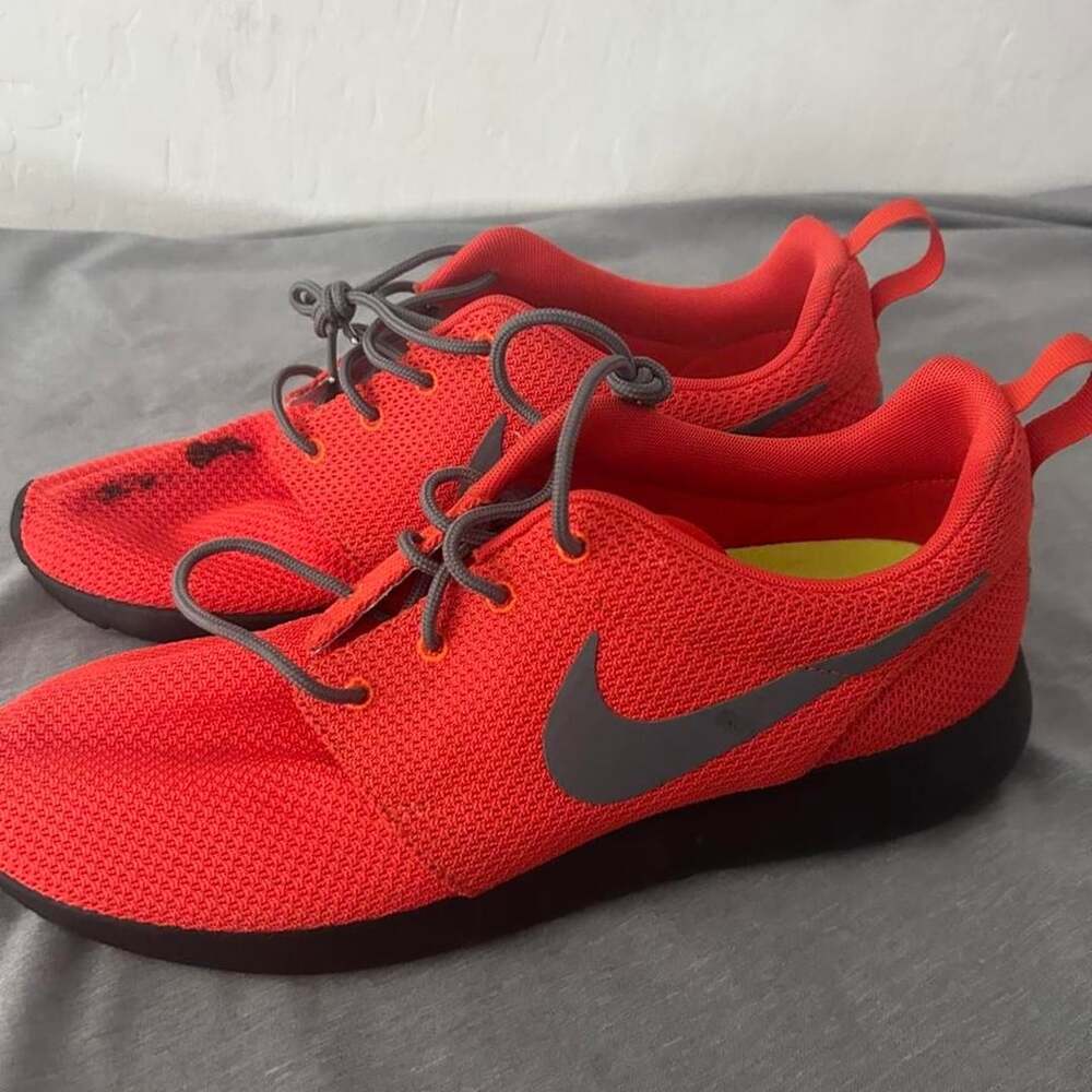 Nike Roshe One iD Size 10 Red Silver Custom Sneakers